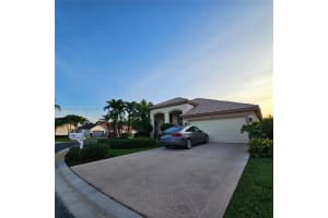 2540 Egret Lake Dr, Green Acres