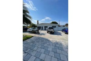 881 Nw 177th Ter, Miami Gardens