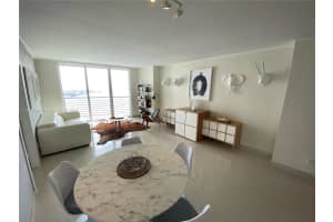 325 Biscayne Blvd, Miami, FL 33131, Sold 07/28/25