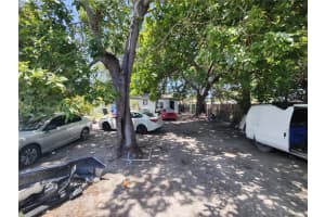 1063 Nw 55th Ter, Miami