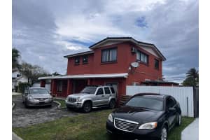1735 Sw 97th Pl, Miami