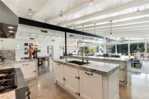 270 Island Dr, Key Biscayne