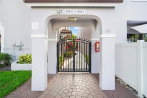 11604 Nw 11th St, Pembroke Pines