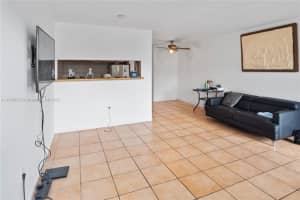 15610 NE 6th Ave APT 22B, Miami, FL 33162, Sold 08/27/25