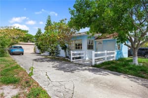 1007 N E St, Lake Worth Beach, FL 33460, - MLS#A11808093