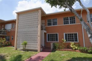 3621 Sw 10th St 4b, Miami
