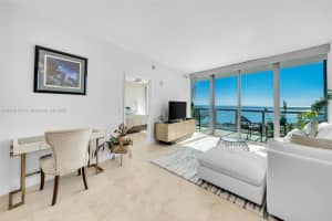888 Biscayne Blvd 3702, Miami