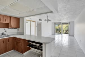 7100 NW 17th St APT 306, Plantation, FL 33313, - MLS#A11808233