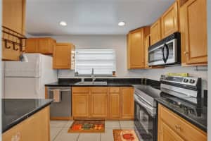 1551 Nw 92nd Ave 185, Pembroke Pines