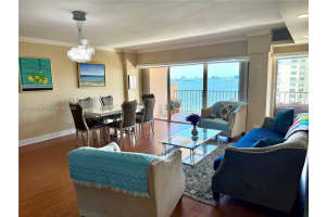 1800 Ne 114th St 1607, Miami