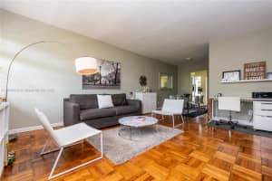 350 S Shore Dr APT 7, Miami Beach, FL 33141, - MLS#A11808528