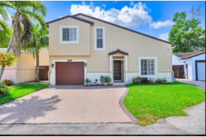 6566 Nw 197th Ln, Hialeah