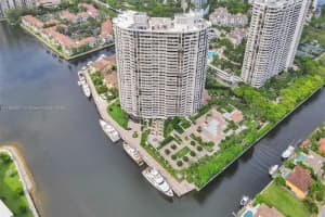 1000 W Island Blvd #611, Aventura, FL 33160, Sold 11/04/25