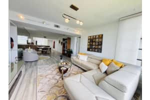 1528 Whitehall Dr 405, Davie
