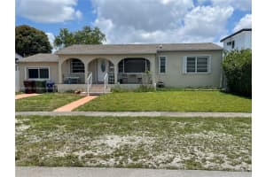 275 W 63rd St, Hialeah