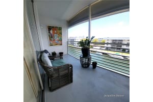 3600 Ne 170th St 404, North Miami Beach
