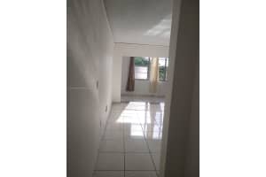 1800 Sw 25th St 2305, Miami