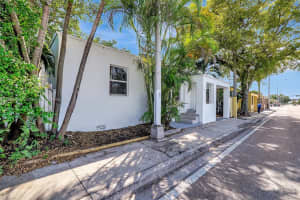 812 NW 103rd St, Miami, FL 33150, Sold 09/02/25