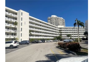 3030 Marcos Dr APT T504, Aventura, FL 33160, Sold 07/18/25