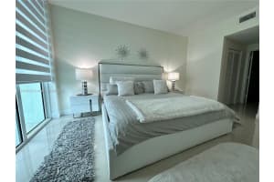 950 Brickell Bay Dr, Miami, FL 33131, Sold 09/02/25