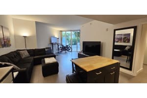 2155 Washington Ct 108, Miami Beach