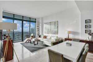 68 Se 6th St Ph-4010, Miami