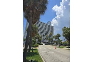 200 Se 15th Rd 6b, Miami