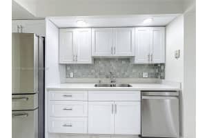 1100 Sw 130th Ave 111h Pembroke Pines, FL 33027 - MLS#A11809159