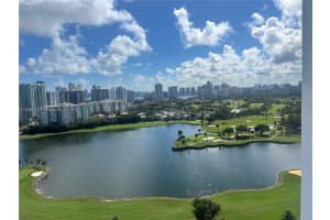 3625 N Country Club Dr 2603, Aventura