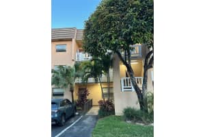 9201 Sunrise Lakes Blvd 301, Sunrise