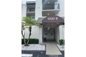 9420 Poinciana Pl 214, Davie