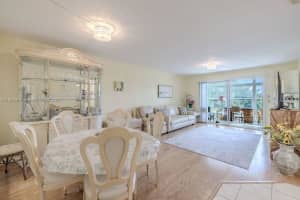 2333 Indian River Blvd APT 306, Vero Beach, FL 32960, - MLS#A11809397