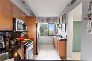 2300 NE 33rd Ave APT 401, Fort Lauderdale, FL 33305, Sold 09/12/25