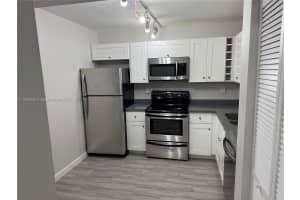 721 N Pine Island Rd APT 201, Plantation, FL 33324, - MLS#A11809508