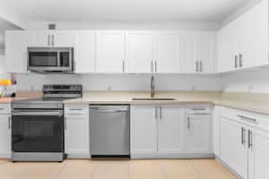 401 69th St APT 708, Miami Beach, FL 33141, - MLS#A11809558