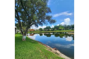 5542 Courtyard Dr 5542, Margate