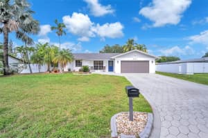 4271 Sw 67th Ter, Davie