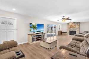 4271 SW 67th Ter, Davie, FL 33314 - MLS#A11809656