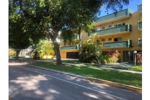1975 Ne 135th St 2d, North Miami