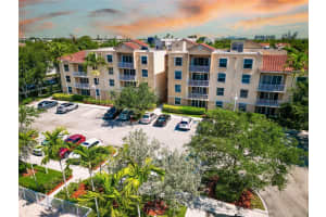 529 E Sheridan St 2061, Dania Beach