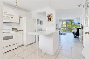 2801 N Pine Island Rd 204, Sunrise