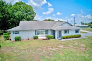 100 Honeysuckle Ln Lake Placid, FL 33852 - MLS#A11810162