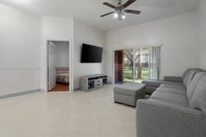 3340 Palomino Dr Apt 214-2, Hollywood, FL 33024, - MLS#A11810169