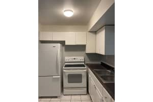 3600 Nw 21st St 112, Lauderdale Lakes