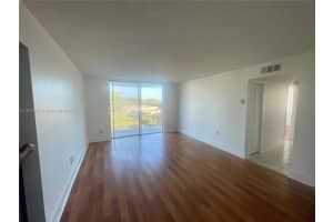 492 Nw 165th St Rd C-515, Miami