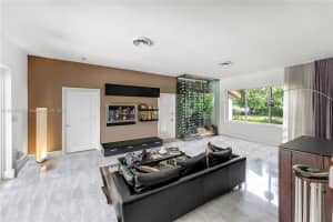 259 E Shore Dr E Miami, FL 33133 - MLS#A11810285
