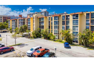 210 172nd St APT 438, Sunny Isles Beach, FL 33160, Sold 11/04/25
