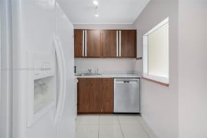 210 172nd St APT 438, Sunny Isles Beach, FL 33160, Sold 11/04/25