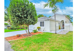 2810 River Run Cir E, Miramar, FL 33025, Sold 08/01/25