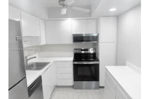 1300 Saint Charles Pl Ph2 Pembroke Pines, FL 33026 - MLS#A11810514